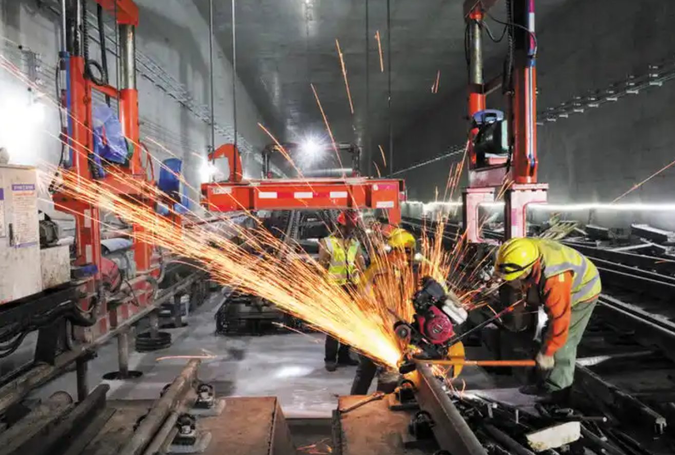 地鐵隧道檢測站帶減速器電機應用